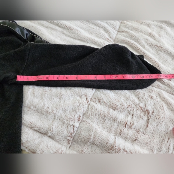 White House Black Market Sweater • Cardigan • Detailed Sleeves • Classic Fit • S - Picture 6 of 13